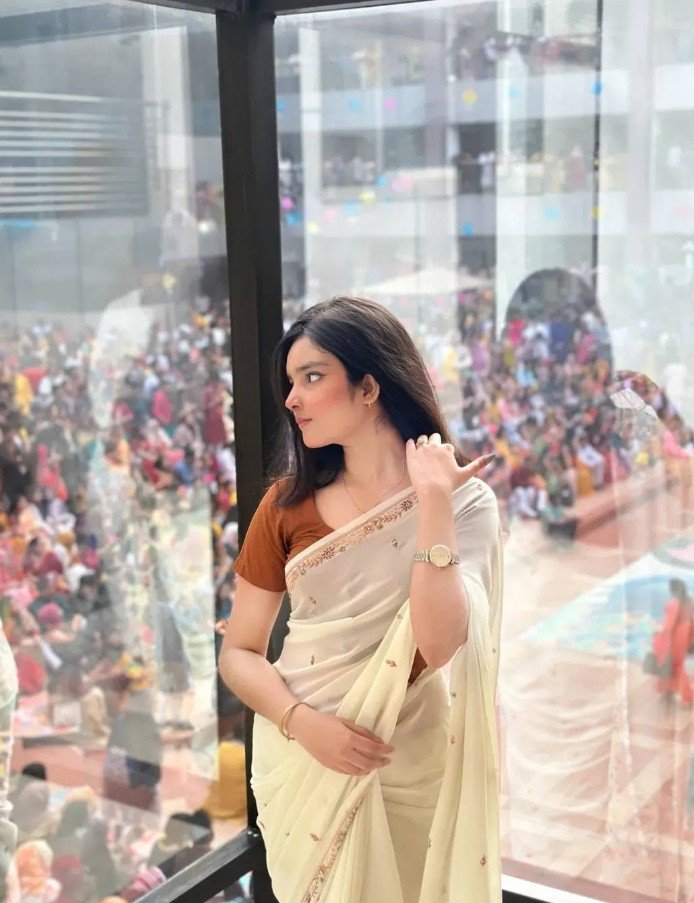 [1176+] Saree Girl Dp, Images, Pics, Photos & Wallpapers (2026)