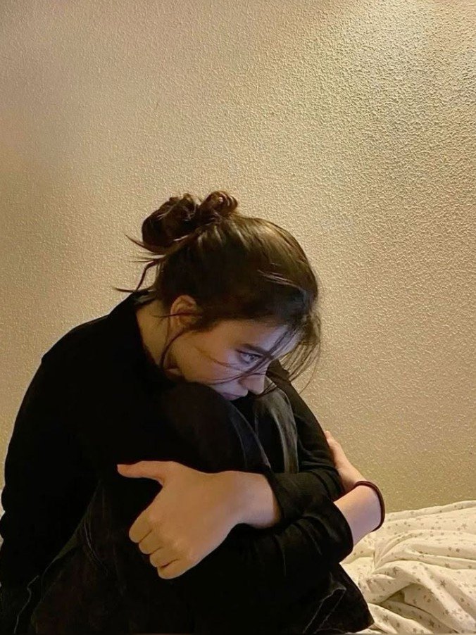 sad dp girl